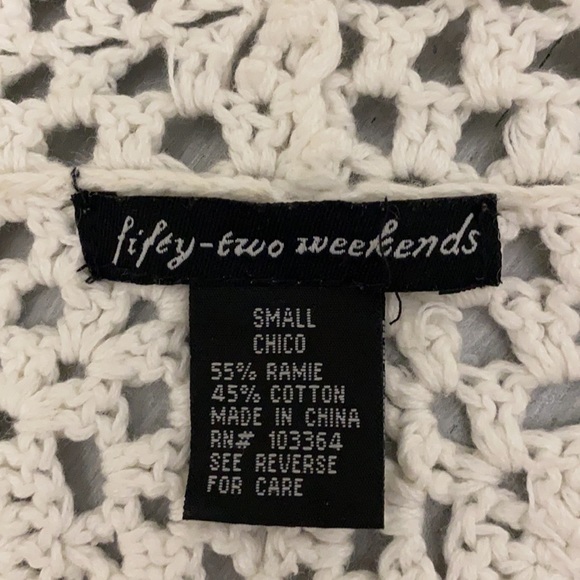 Knitted sweater in white with hood. - Picture 4 of 4